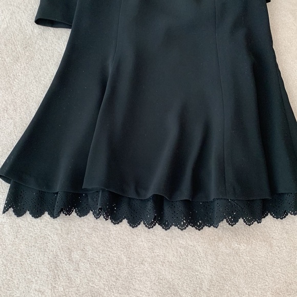 Woman’s suit - Picture 2 of 5